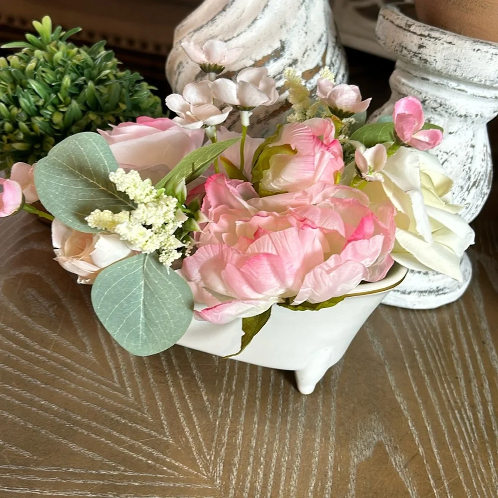 NEW! Shabby Chic Vintage Claw Foot Ceramic Bathtub Roses Faux Floral Centerpiece